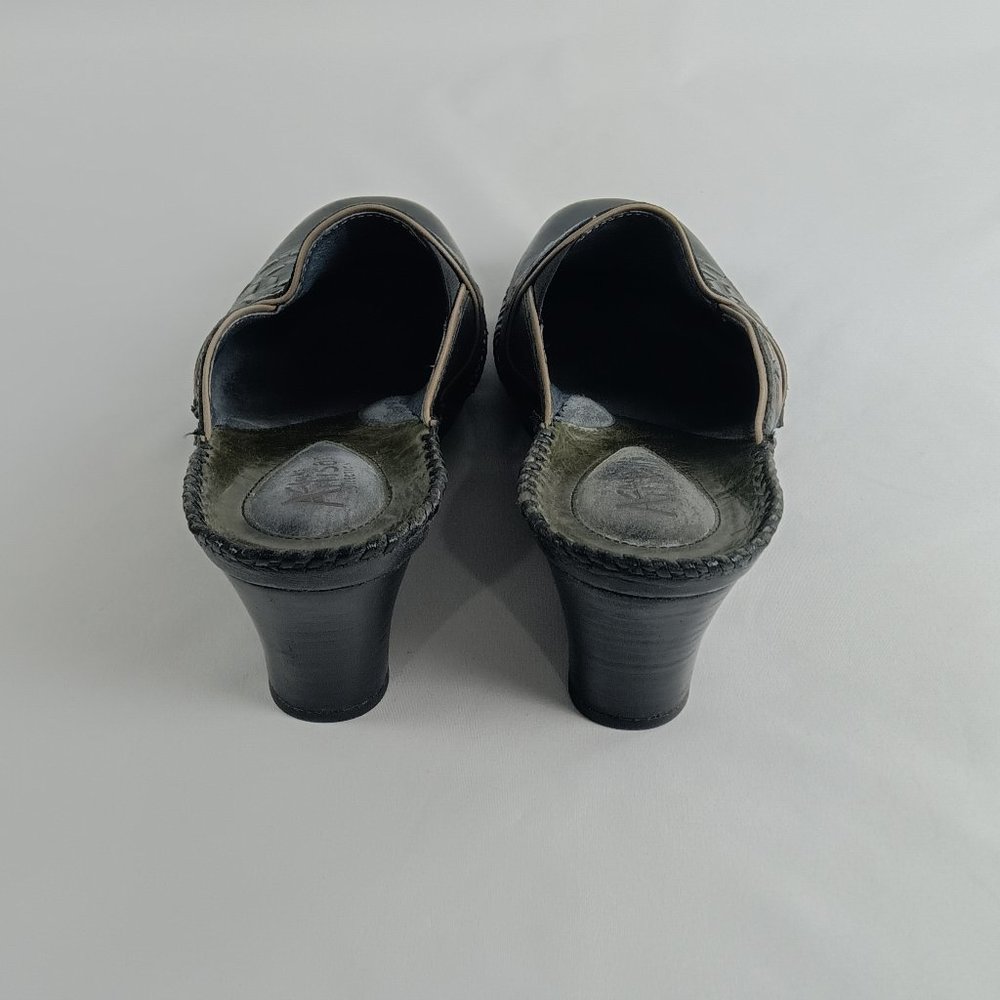 clarks artisan clogs